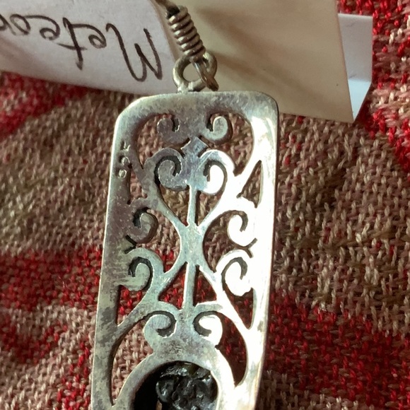 Meteorite Chip Sterling Filligree Drop Ear Rings - Picture 4 of 6